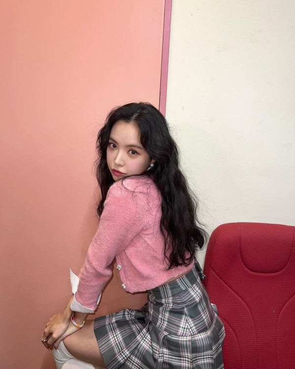스쿨룩 손나은 인스타
