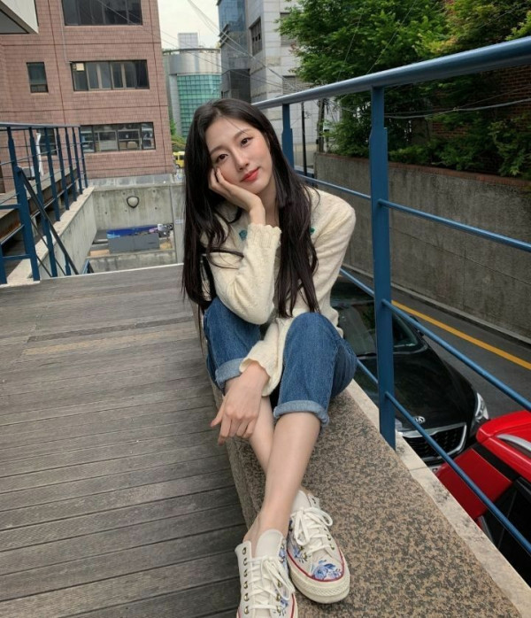긴 머리 러블리즈 정예인