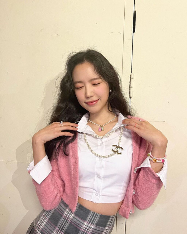 스쿨룩 손나은 인스타