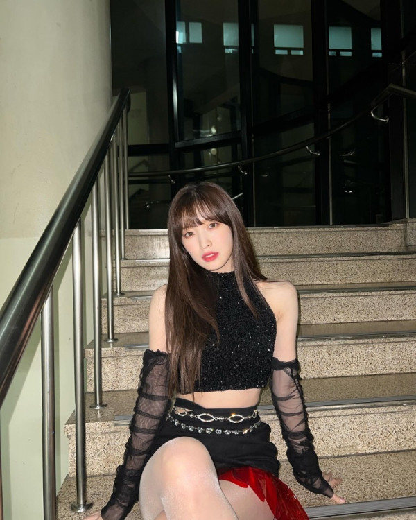 미니스커트 허벅지 오마이걸 아린