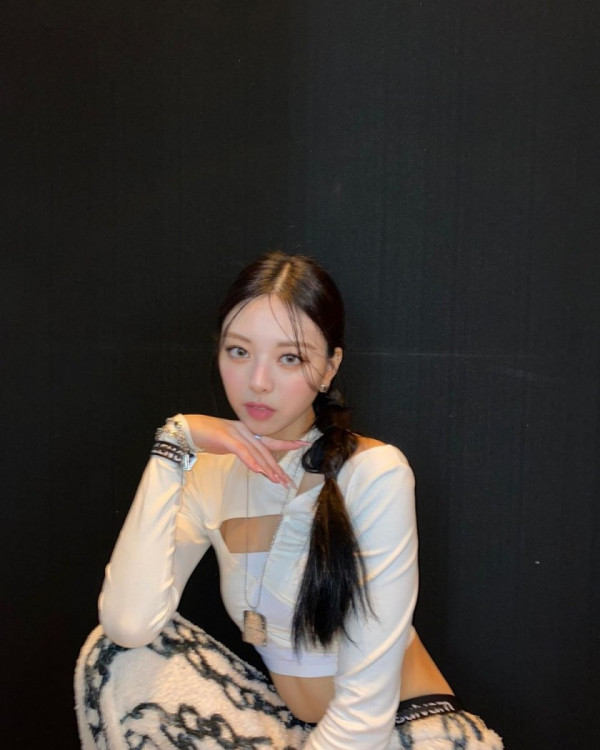 머리 묶은 유나 인스타