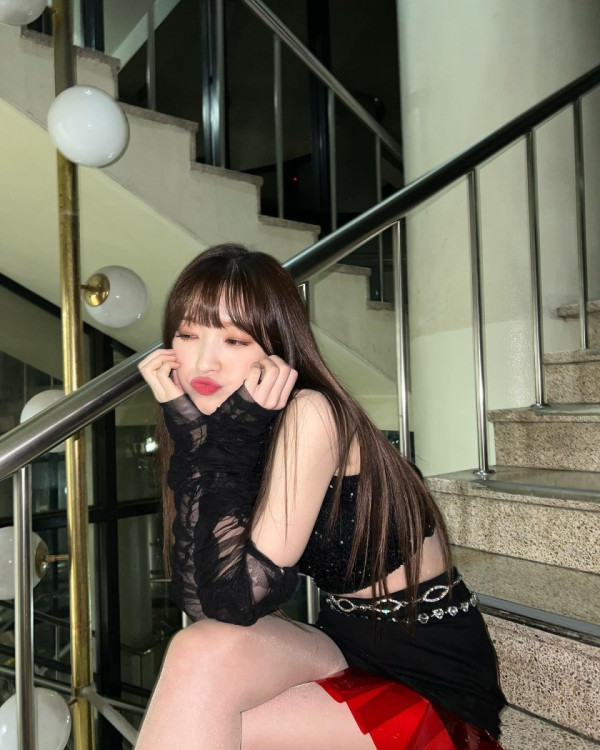 미니스커트 허벅지 오마이걸 아린