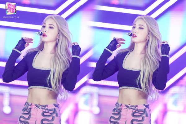 복근이 선명한 전소미