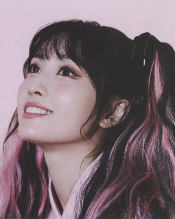 뭔가 부담스러운 모모