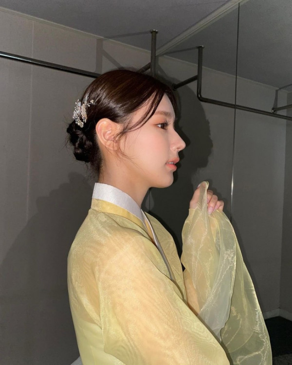 한복 입은 맵시가 고운 여자아이들 미연