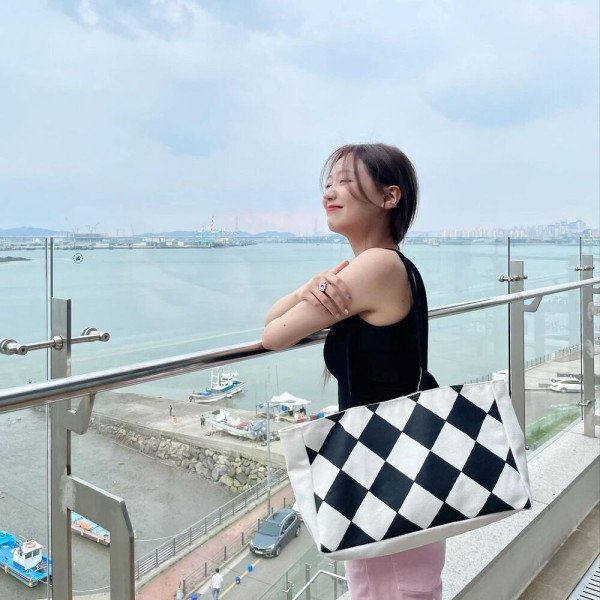 핑크색 바지 류수정 러블리즈 인스타