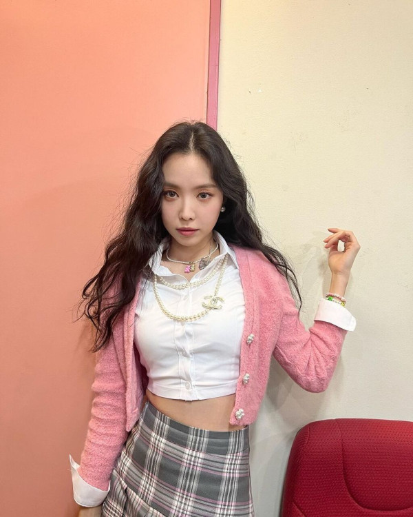 스쿨룩 손나은 인스타