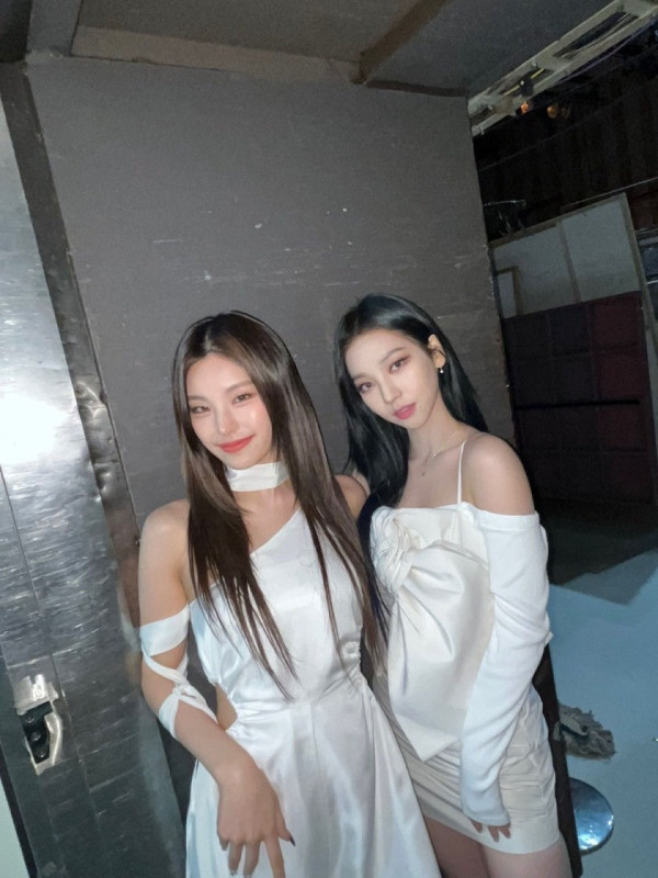 있지 + 에스파