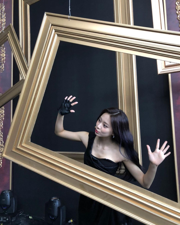 액자속 트와이스  쯔위