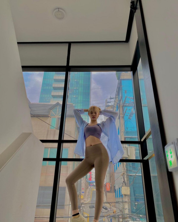 다혜 금발 레깅스