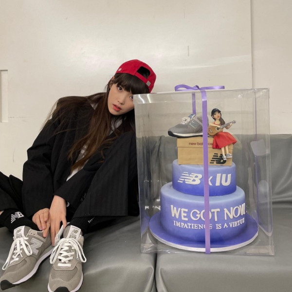 뉴발란스 앰배서더 아이유