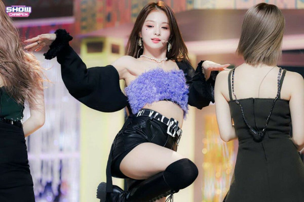 이나경 쇼챔 직찍