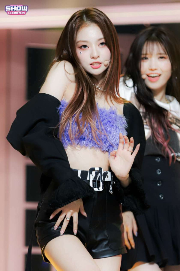 이나경 쇼챔 직찍
