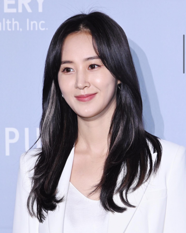 단추를 많이 푼 청청패션 윤아  권유리