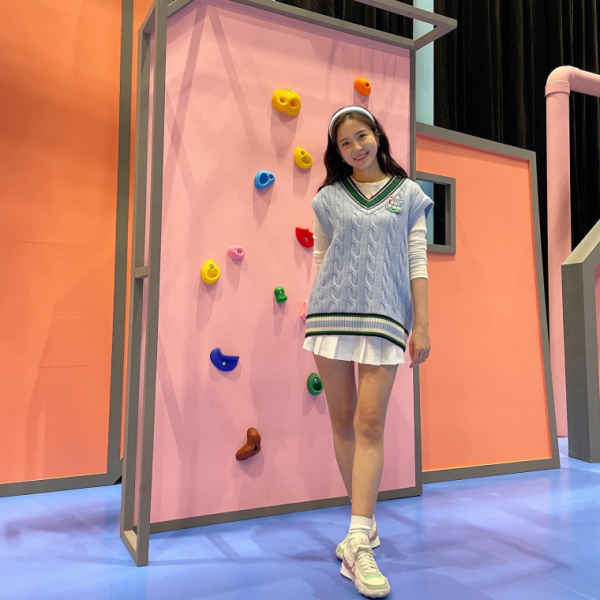 흰 테니스치마 각선미 장예원 아나운서