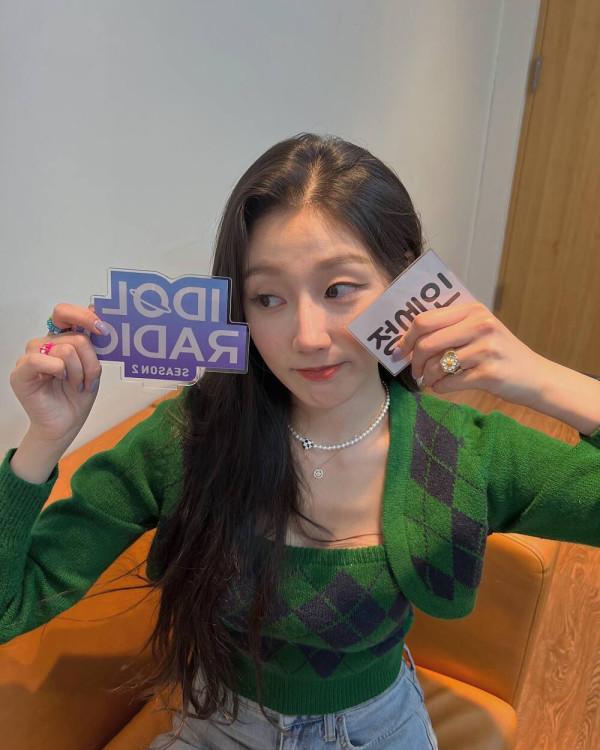 녹색 크롭티 정예인