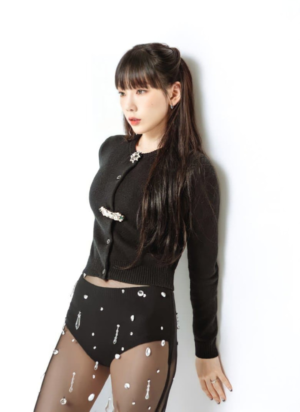 노출 의상 태연