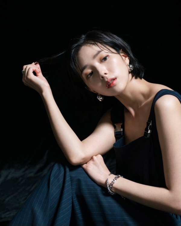 단발 채수빈 화보