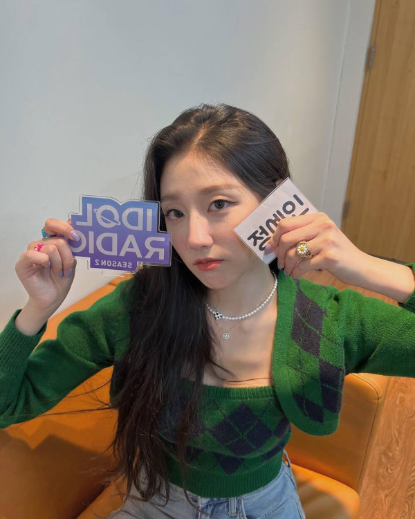 녹색 크롭티 정예인