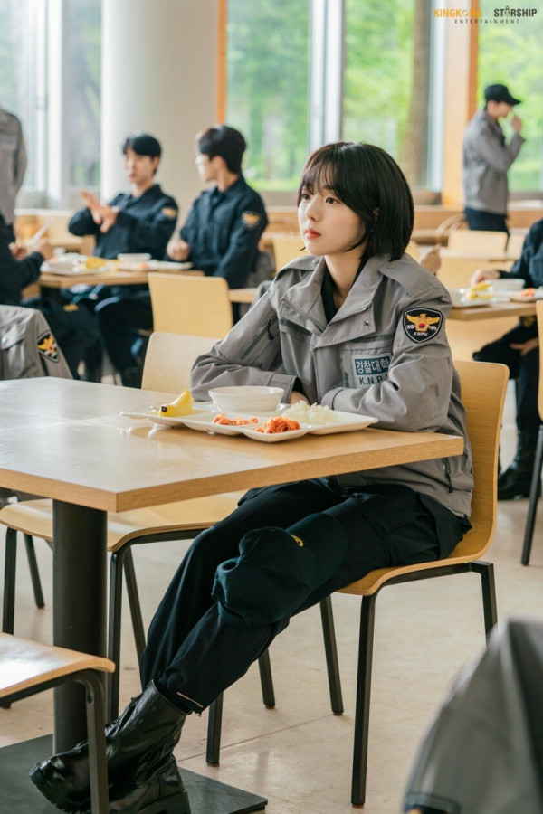 경찰이 된 채수빈