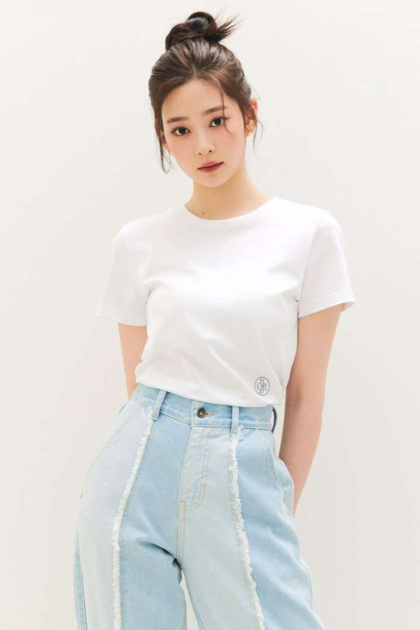 김민주 의류 화보