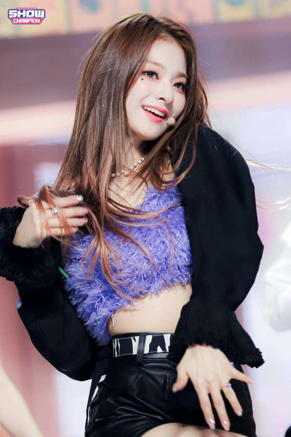 이나경 쇼챔 직찍