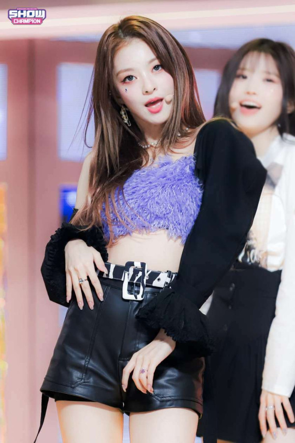 이나경 쇼챔 직찍