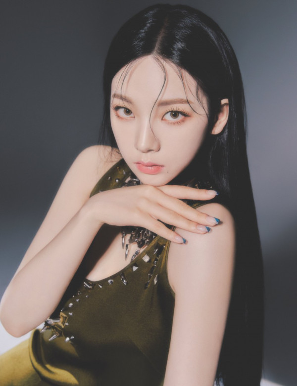 에스파 글래스 매거진 화보