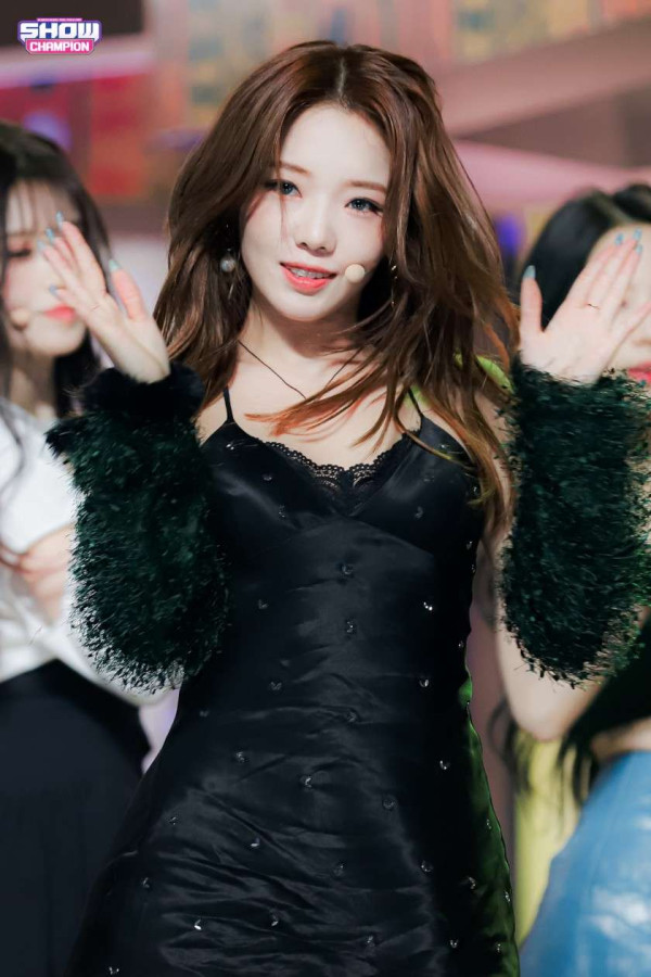 프로미스나인 노지선 얇은 끈슬립