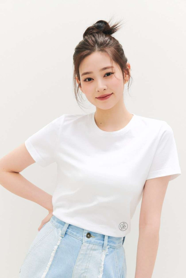 김민주 의류 화보