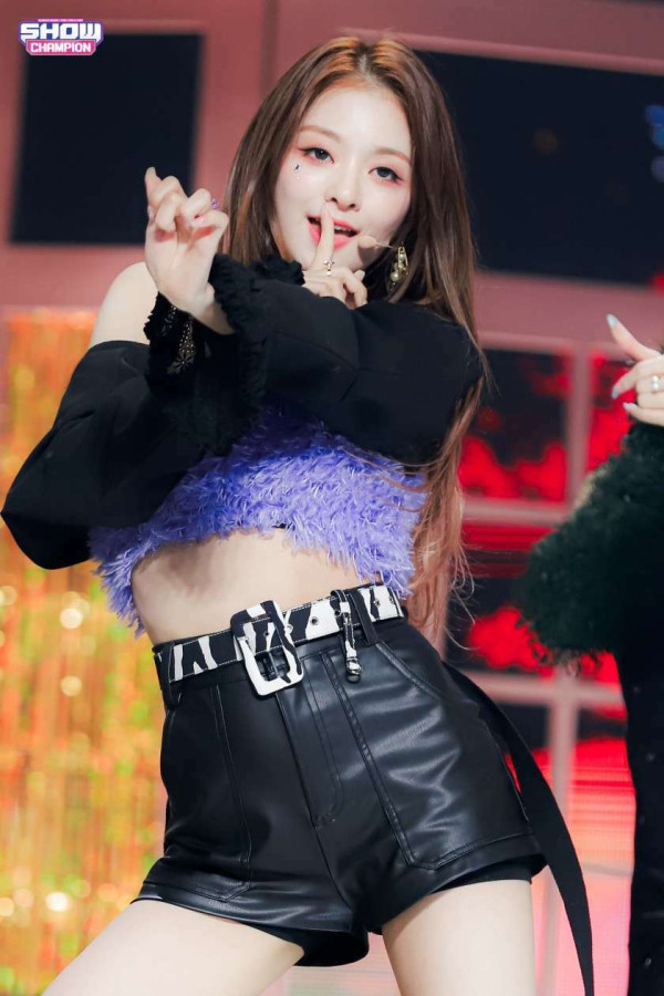 이나경 쇼챔 직찍