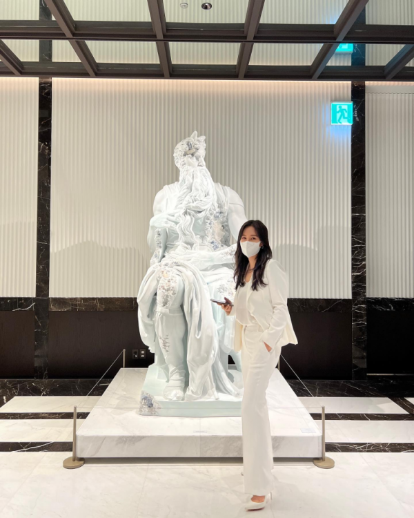 단추를 많이 푼 청청패션 윤아  권유리