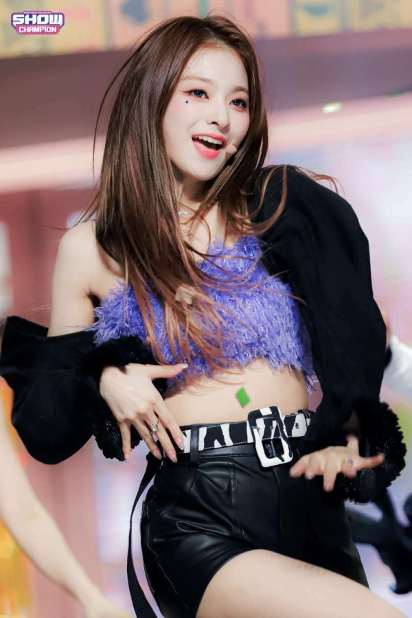 이나경 쇼챔 직찍