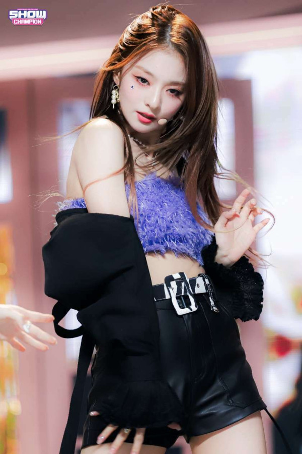 이나경 쇼챔 직찍