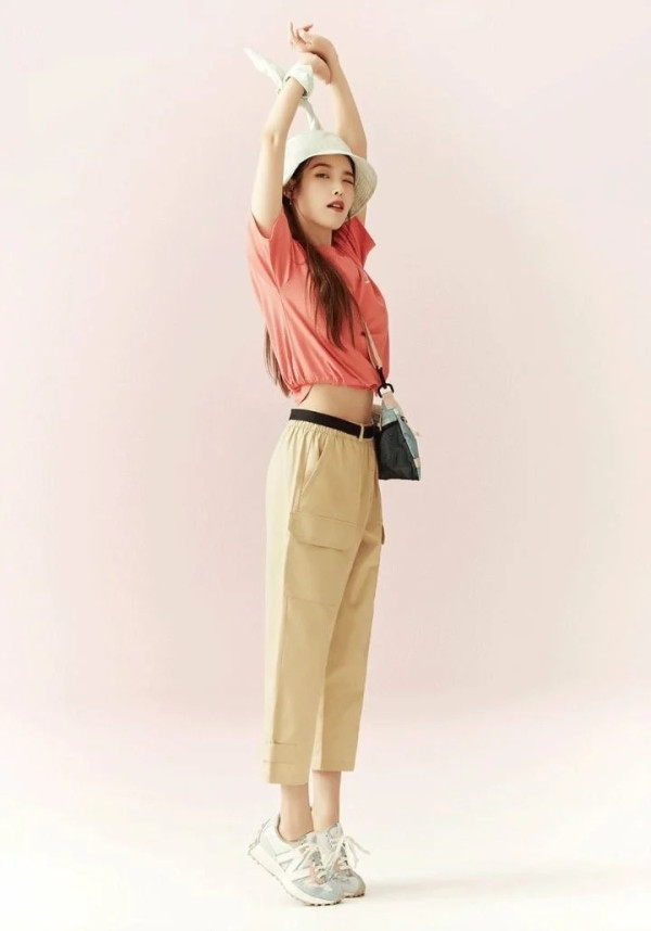 뉴발란스 앰배서더 아이유