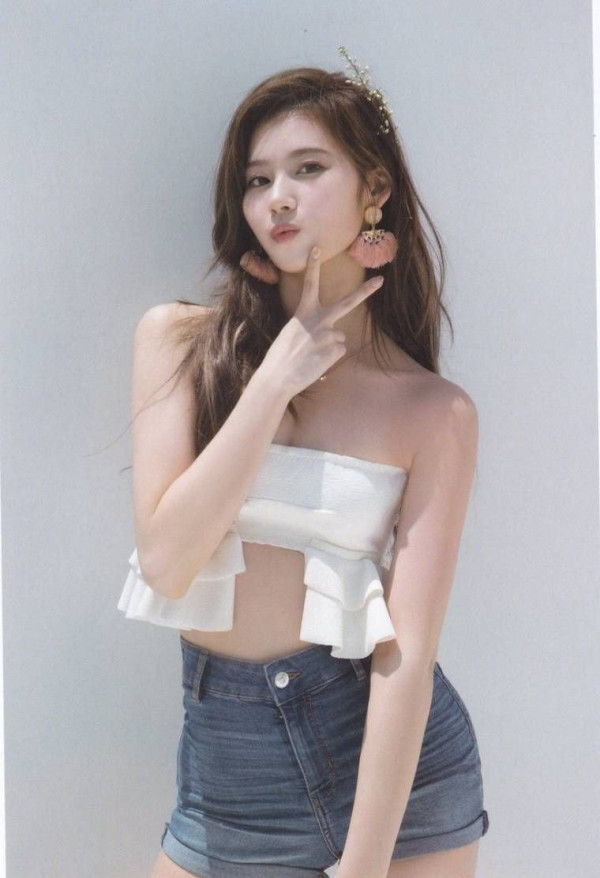 시원한 사나 여름 화보