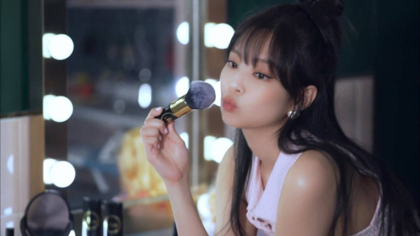 앞머리 내린 블랙핑크 제니