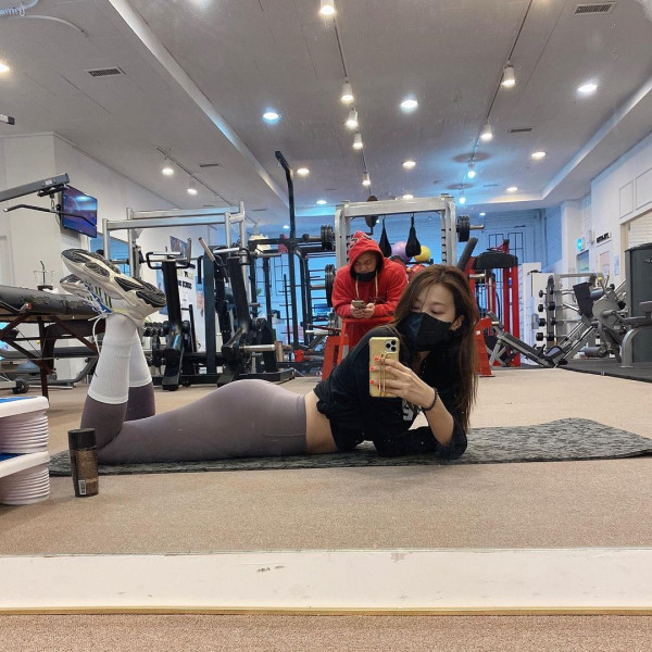 운동중에 사직찍는 유인영
