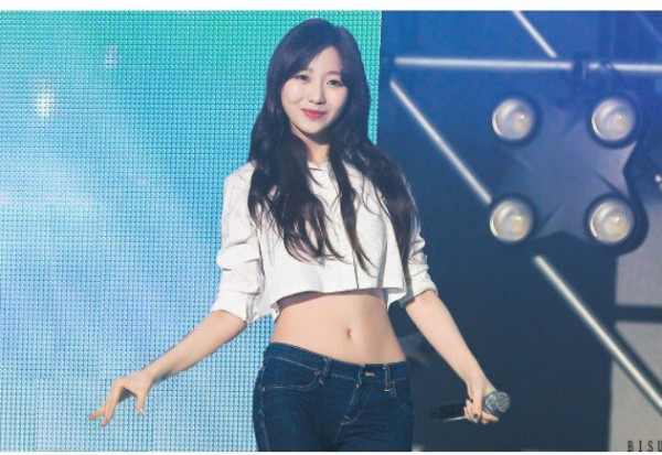 자신의 허리라인에 100% 만족한다는 연예인