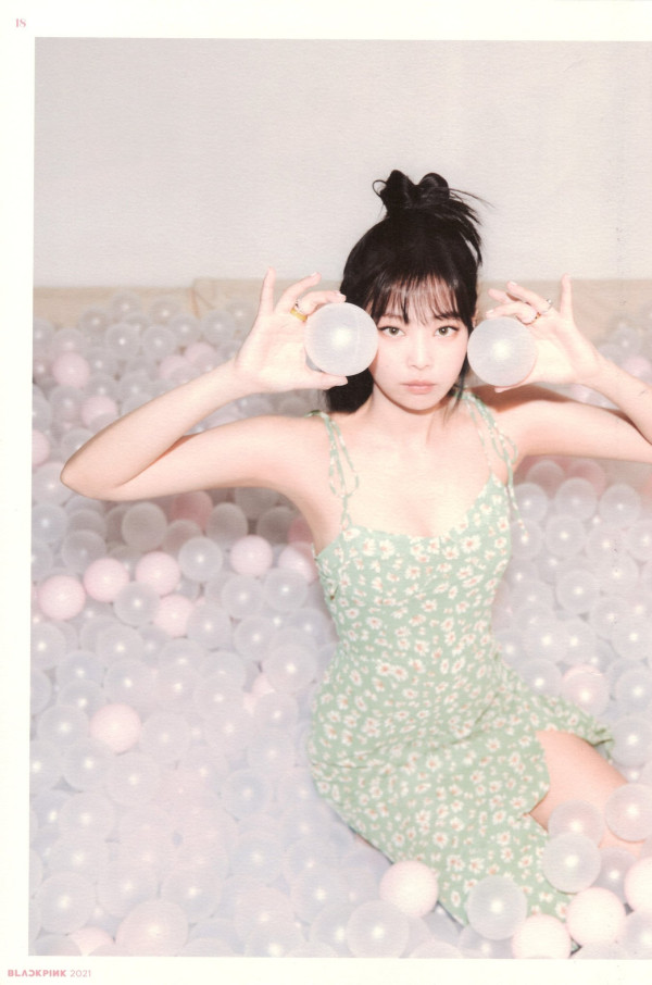 앞머리 내린 블랙핑크 제니