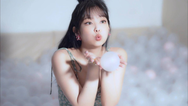 앞머리 내린 블랙핑크 제니