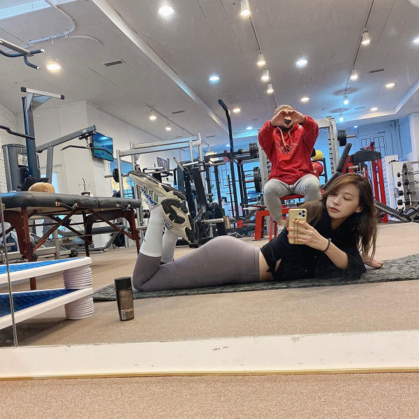운동중에 사직찍는 유인영