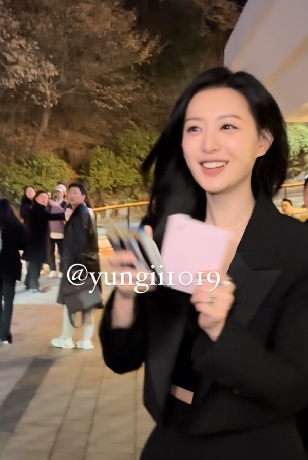 배우 김지원 실물 느낌 미모