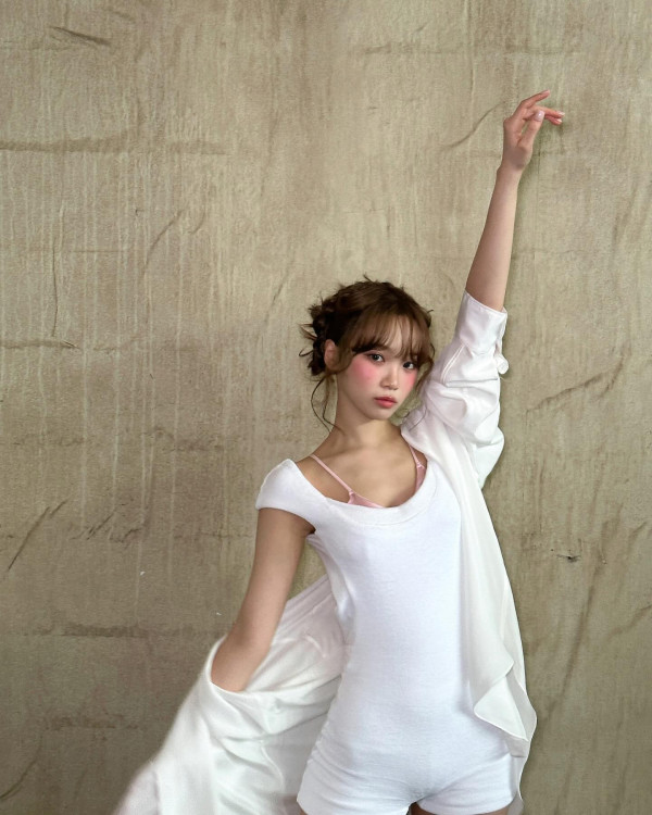 르세라핌 김채원 슬렌더 몸매