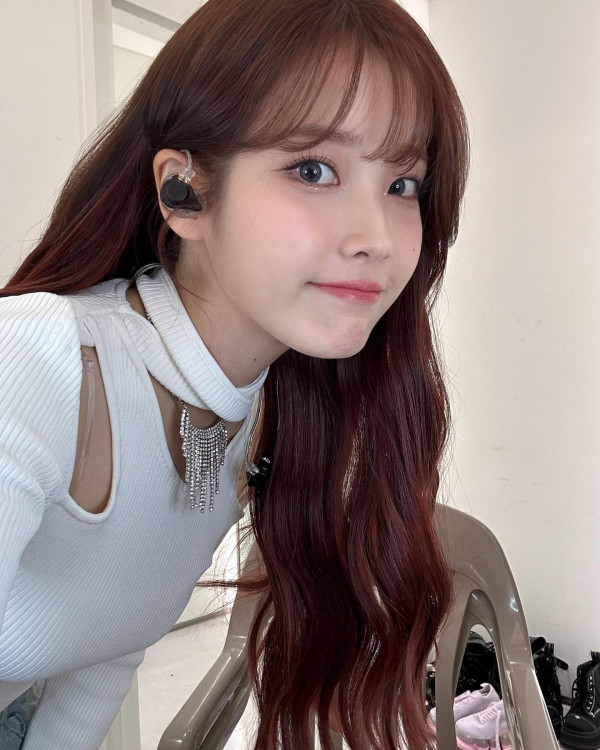 무대 밑 스탠바이 아이유