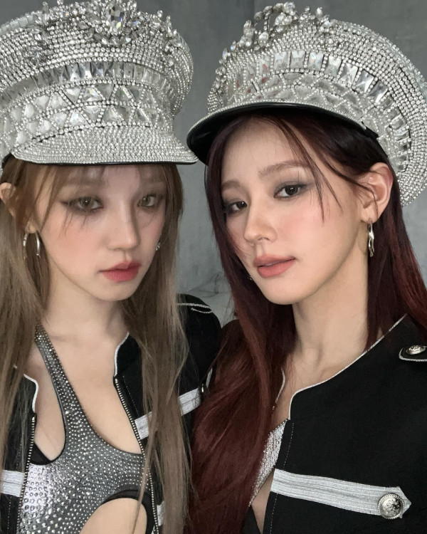 매끈한 기립근 몸매 (여자)아이들 미연