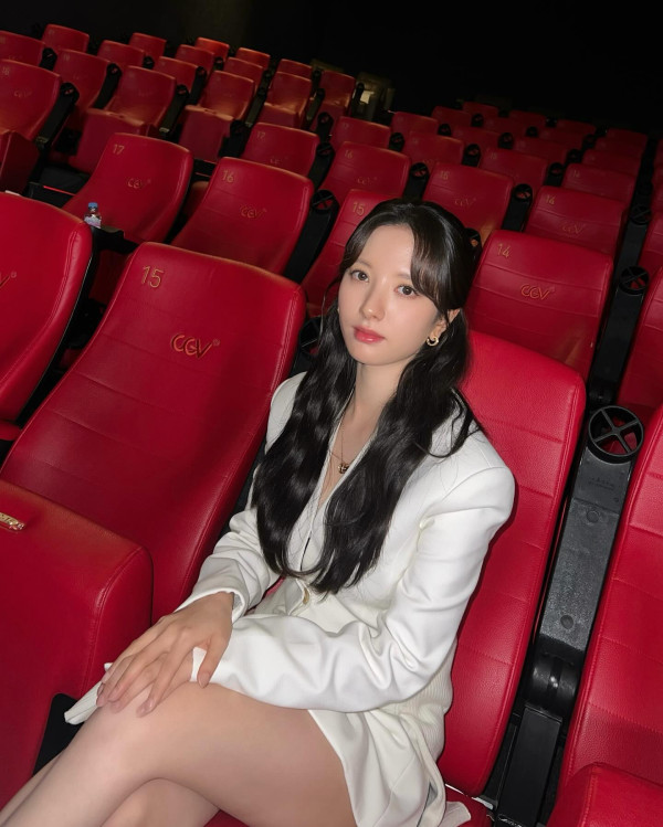 블랙벨벳 드레스 우주소녀 보나