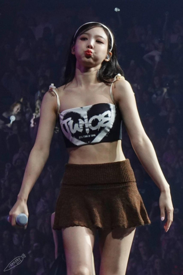 블랙 탱크탑 트와이스 나연