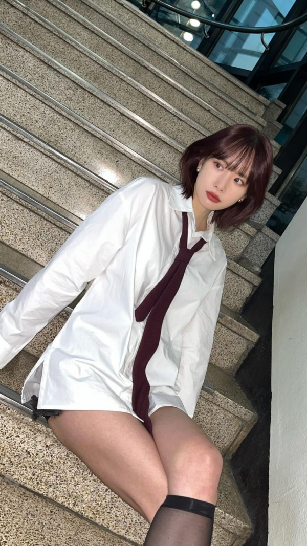 솔로 컴백 우주소녀 설아 각선미