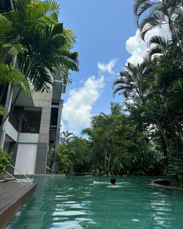 수영복 입은 우주소녀 보나